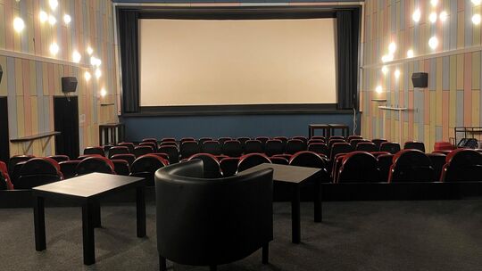 Blick von der Lounge in den Saal des ehemaligen Stadtkinos. Foto: Antje Dörr Blick von der Lounge in den Saal des ehemaligen Stadtkinos. Foto: Antje Dörr