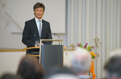 Rainer Haußmann warb am Freitagabend in der Schlossberghalle um Wählerstimmen.Foto: Deniz Calagan Rainer Haußmann warb am Freitagabend in der Schlossberghalle um Wählerstimmen.Foto: Deniz Calagan