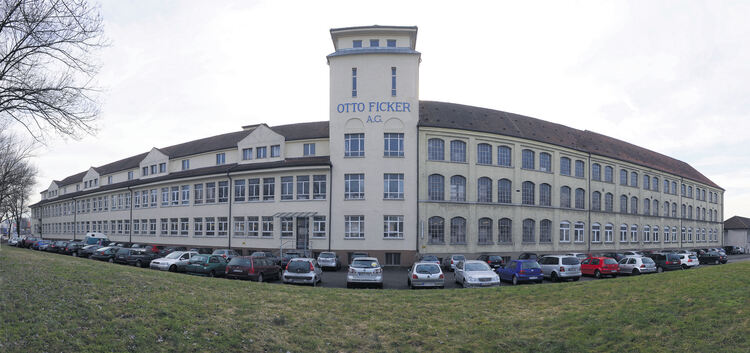 Das Fabrikgebäude der Otto Ficker A.G. prägt das Stadtbild von der Stuttgarter Straße aus. Dieser Anblick soll auch nach dem Umb