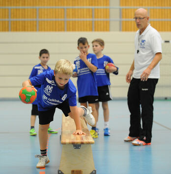serie zwerge: Handball-Nachwuchs in lenninger Sporthalle