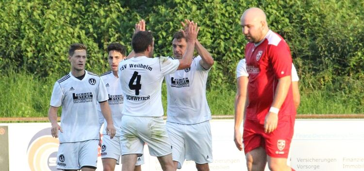 Lennart Zaglauer hat soeben das 1:0 für Weilheim erzielt