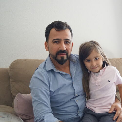 Abdullah Habibi konnte Ende August seine Tochter Sama wieder in die Arme schließen. Foto: Matthäus Klemke