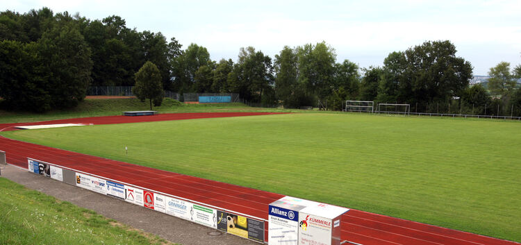 Blick auf den Ort des Geschehens: Auf dem Ötlinger Rasenspielfeld wird am 26. Juli 2015 die 53. Auflage des Teckbotenpokals eröf
