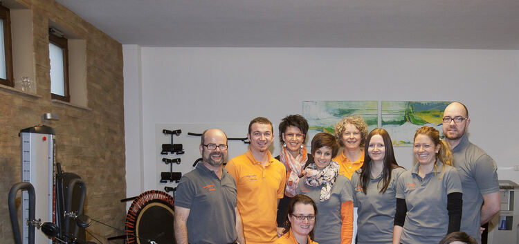 Physiotherapeut Klaus Tafel (links im Bild) und sein Team haben wieder engagiert Hand angelegt für das Wohl der Kunden und der g
