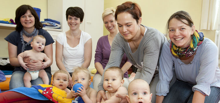 Auch im kommenden Semester wartet die FBS Kirchheim mit einem kunterbunten Angebot für Erwachsene und Familien mit Babys, Kleink