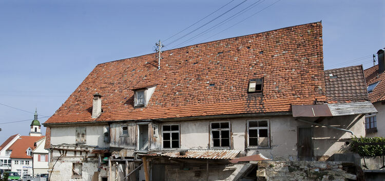 Abschied von einem ehemaligen Kulturdenkmal: Wo jetzt noch die Holl‘sche Mühle steht, werden bald neue Wohnungen gebaut. Foto: J
