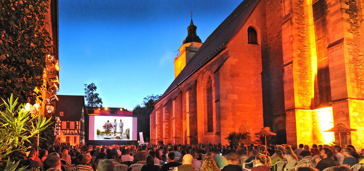 Sommer, Nacht und Kino geben dem Martinskirchplatz eine einzigartige Atmosphäre. Dieser Atmosphäre ist jetzt auch die Deutschlan