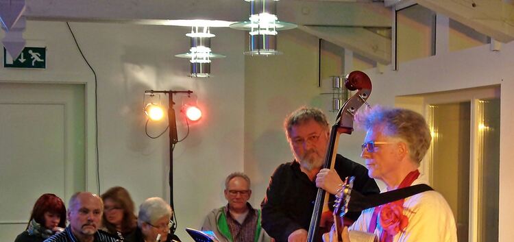 Die Oechsle-Brothers bringen den Saal des CaféLes zum Singen.Foto: Sabine Ackermann