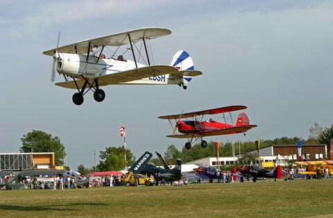 Stampe Formation, Oldtimer, Doppeldecker, Flieger, Flugzeug, Historik Stampe Formation, Oldtimer, Doppeldecker, Flieger, Flugzeug, Historik