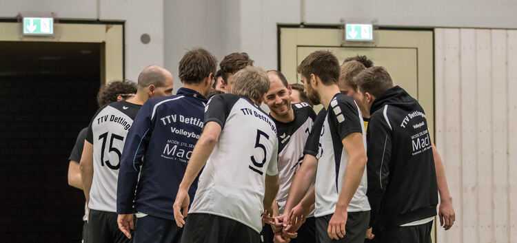 Zusammenhalt ist gefragt, will die SG morgen im Landesligaspitzenspiel in Bad Saulgau punkten. Foto: Marcel Heckel