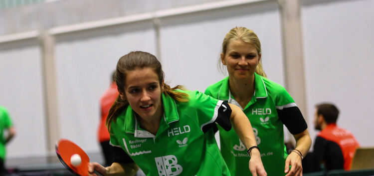 Steuerten im Doppel einen der fünf Naberner Punkte beim 5:8 gegen Frickenhausen bei: Ana Ladan und Svenja Maurer. Foto: Schlienz