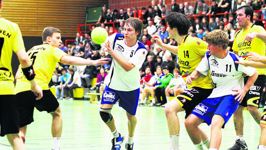 Derby zehrt von der SpannungSpielstenogramm