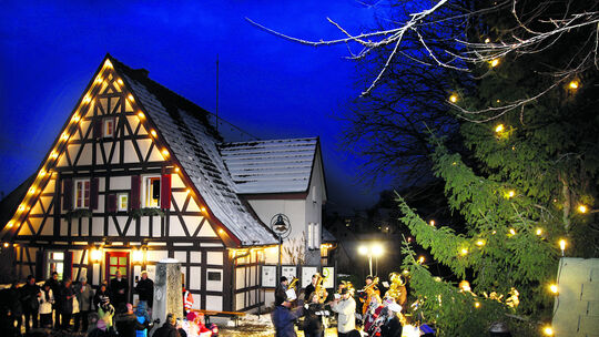 Weihnachtliche Klänge am Rathaus