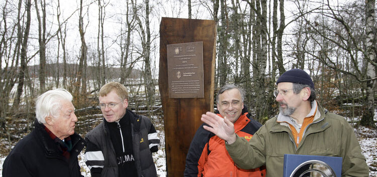 Gestern wurde mitten im Schopflocher Torfmoor die Stele enthüllt, die auf die Verleihung des Europäischen Umweltpreises für den