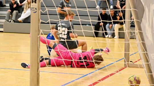 Packende Duell wie im Vorjahr dürfte es auch bei der zweiten Auflage des Weilheimer Hallenturniers geben. Foto: Markus Brändli