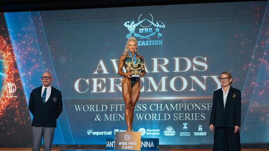 Bodybuilding Die 27-jährige Louisa Lenge aus Grabenstetten gewinnt bei der Weltmeisterschaft im spanischen Santa Susanna die Gol Bodybuilding Die 27-jährige Louisa Lenge aus Grabenstetten gewinnt bei der Weltmeisterschaft im spanischen Santa Susanna die Gol