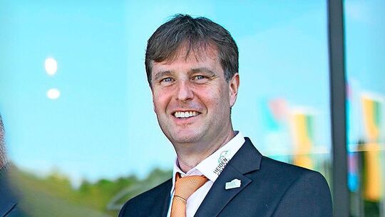 Roman Weiß will auf dem Chefsessel bleiben.  Foto: pr