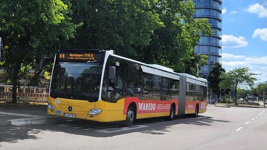 Ab dem 20. Dezember fährt sie nicht mehr: Die X7 von Degerloch nach Nürtingen.Foto: Elke Hauptmann