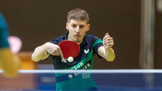 Luca Hiller und der SV Nabern dürfen sich trotz der jüngsten Niederlage über die Herbstmeisterschaft freuen. Foto: Carsten Riedl Luca Hiller und der SV Nabern dürfen sich trotz der jüngsten Niederlage über die Herbstmeisterschaft freuen. Foto: Carsten Riedl