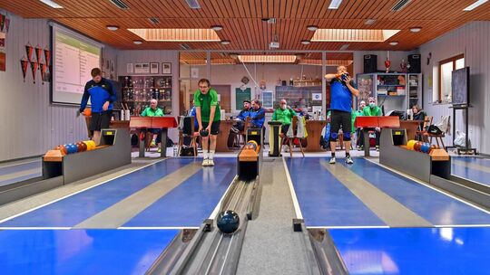 Die Sportkegler des TV Unterlenningen überwintern auf Rang drei. Foto: Markus Brändli