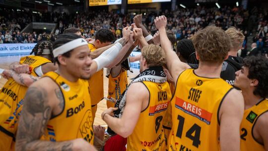 Gemeinsam stark: Nach dem Sieg gegen Bremerhaven gastierten die Knights am Sonntag in Koblenz.Foto: Nina Sander Gemeinsam stark: Nach dem Sieg gegen Bremerhaven gastierten die Knights am Sonntag in Koblenz.Foto: Nina Sander