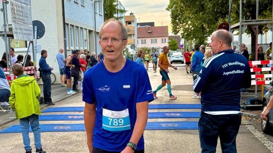 Peter Bosch beim Zehn-Kilometer-Lauf in Wendlingen. Heute stehen bei dem Jesinger Wettbewerbe nicht mehr im Vordergrund. Foto: p Peter Bosch beim Zehn-Kilometer-Lauf in Wendlingen. Heute stehen bei dem Jesinger Wettbewerbe nicht mehr im Vordergrund. Foto: p