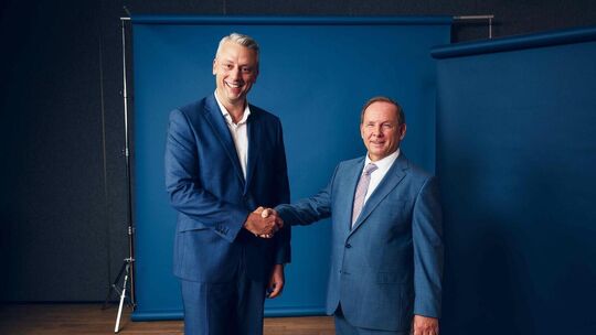 Patrick Oestreich (links) tritt zum 1. Februar in den Vorstand der Mosolf Gruppe ein und übernimmt ab dem 1. Juli den Vorstandsv