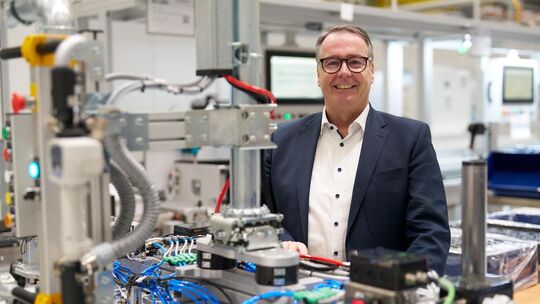 Jürgen Weingärtner leitet den Geschäftsbereich Batterietechnologie bei Elring-Klinger in Neuffen. Foto: Elring-Klinger