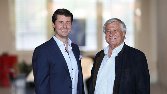 Vater und Sohn an der Spitze eines erfolgreichen Unternehmens: Christian Planck (links) und Professor Dr. Heinrich Planck entwic Vater und Sohn an der Spitze eines erfolgreichen Unternehmens: Christian Planck (links) und Professor Dr. Heinrich Planck entwic