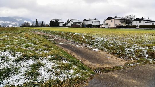 Die Realisierung des neuen Baugebiets Guckenrain-Ost in Dettingen rückt immer näher. Foto: Markus Brändli Die Realisierung des neuen Baugebiets Guckenrain-Ost in Dettingen rückt immer näher. Foto: Markus Brändli