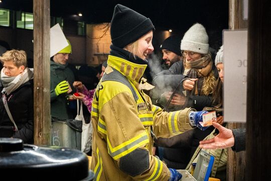 Es fand zum (geschätzt) 29. Mal statt: Das Christbaumsammeln und Funkenfest in Holzmaden. Foto: Jule Störk