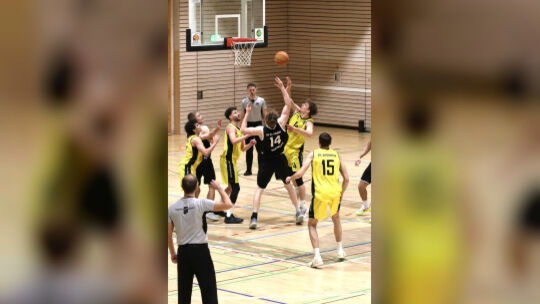 Der VfL Kirchheim hat sich gegen die Tigers Tübingen durchgesetzt. Foto: Thimo König