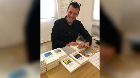 Der Stuttgarter Autor hat seinen Roman "Zeit der Zikaden" in Kirchheim vorgestellt. Foto: Hans-Joachim Brenner.