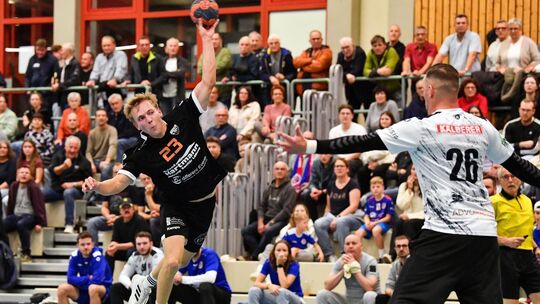 Adrian Epple und die HSG sind zu Hause eine Macht – auch nach dem Spiel am Samstag? Foto: Markus Brändli