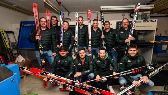 Bestens gerüstet dank professioneller Hilfe: Das Team der SG Stern hat im Sport-Geschäft von Teammitglied Bernd Holl in Weilheim