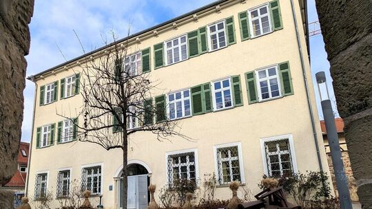 Anmeldungen nimmt die Familien-Bildungsstätte Kirchheim unter Telefon 07021/920010, über das Internet (www.fbs-kirchheim.de), pe