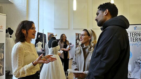 Bei der 3. Hochzeitsmesse im Kirchheimer Schloss ließen sich Heiratswillige für ihren großen Tag inspirieren. Foto: Sabine Acker