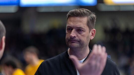 Knights-Cheftrainer Igor Perovic war nicht mit jeder Phase des Spiels zufrieden. Foto: Nina Sander Knights-Cheftrainer Igor Perovic war nicht mit jeder Phase des Spiels zufrieden. Foto: Nina Sander