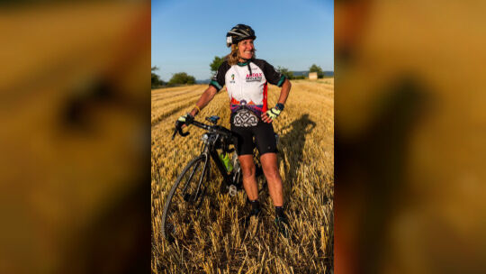 Im März startet die 64-Jährige in ihr nächstes Bike-Abenteuer: In Südamerika will sie rund 3000 Kilometer radeln. Foto: Carsten