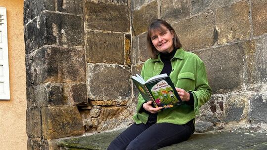 Iris Lemanczyk liebt die Region und will sie auch ihren jungen Leserinnen und Lesern schmackhaft machen. Foto: Irene Strifler Iris Lemanczyk liebt die Region und will sie auch ihren jungen Leserinnen und Lesern schmackhaft machen. Foto: Irene Strifler