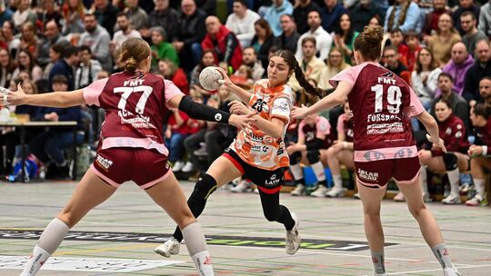Annika Distel auf dem Weg zum 31:19. Foto: Markus Brändli