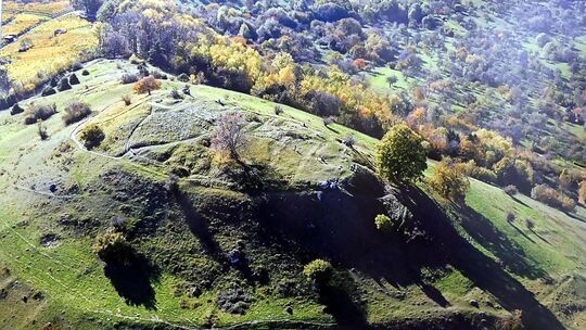 Ein ganz anderer Blickwinkel auf die Limburg bei Weilheim. Foto: Reiner Enkelmann Ein ganz anderer Blickwinkel auf die Limburg bei Weilheim. Foto: Reiner Enkelmann
