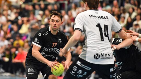 Tobias Baumann und die HSG sind auswärts gefordert. Foto: Markus Brändli