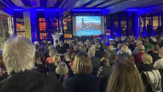 Ungewöhnliches Ambiente für den Neujahrsempfang von Kirchheims Oberbürgermeister Pascal Bader: Wahrscheinlich war der Brandschut Ungewöhnliches Ambiente für den Neujahrsempfang von Kirchheims Oberbürgermeister Pascal Bader: Wahrscheinlich war der Brandschut