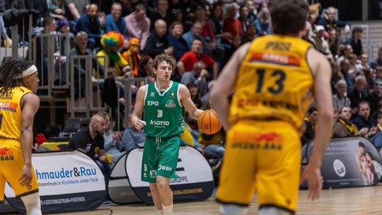 Calvin Wishart (mit Ball) bereitete der Kirchheimer Defensive häufig Kopfzerbrechen. Foto: Nina Sander