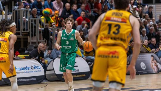 Calvin Wishart (mit Ball) bereitete der Kirchheimer Defensive häufig Kopfzerbrechen. Foto: Nina Sander