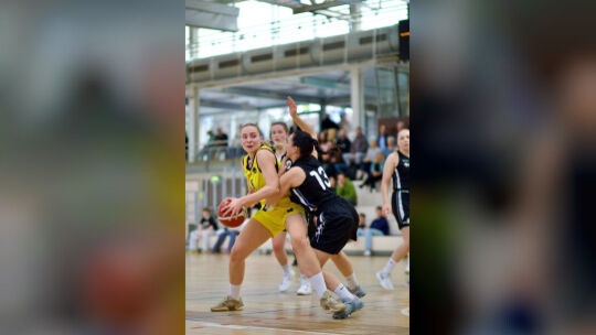 Leonie Mauritz vom VfL setzt sich gegen ihre Kontrahentinnen durch. Foto: Thomas Auerbach