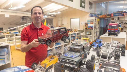 Den roten Geländewagen der Kirchheimer Modellbaufirma Graupner hat Martin Kull seit seiner Kindheit. Er hat heute einen festen P