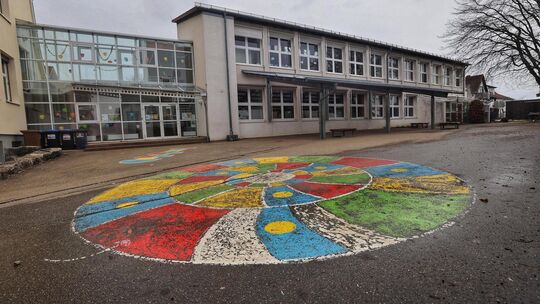 Die Nachbarschaftsgrundschule Erkenbrechtsweiler hat auch Schülerinnen und Schüler aus Hochwang. Foto: Carsten Riedl Die Nachbarschaftsgrundschule Erkenbrechtsweiler hat auch Schülerinnen und Schüler aus Hochwang. Foto: Carsten Riedl
