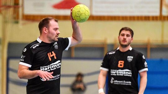 Luca Bächle (links) wird der HSG OLE fehlen. Foto: Markus Brändli